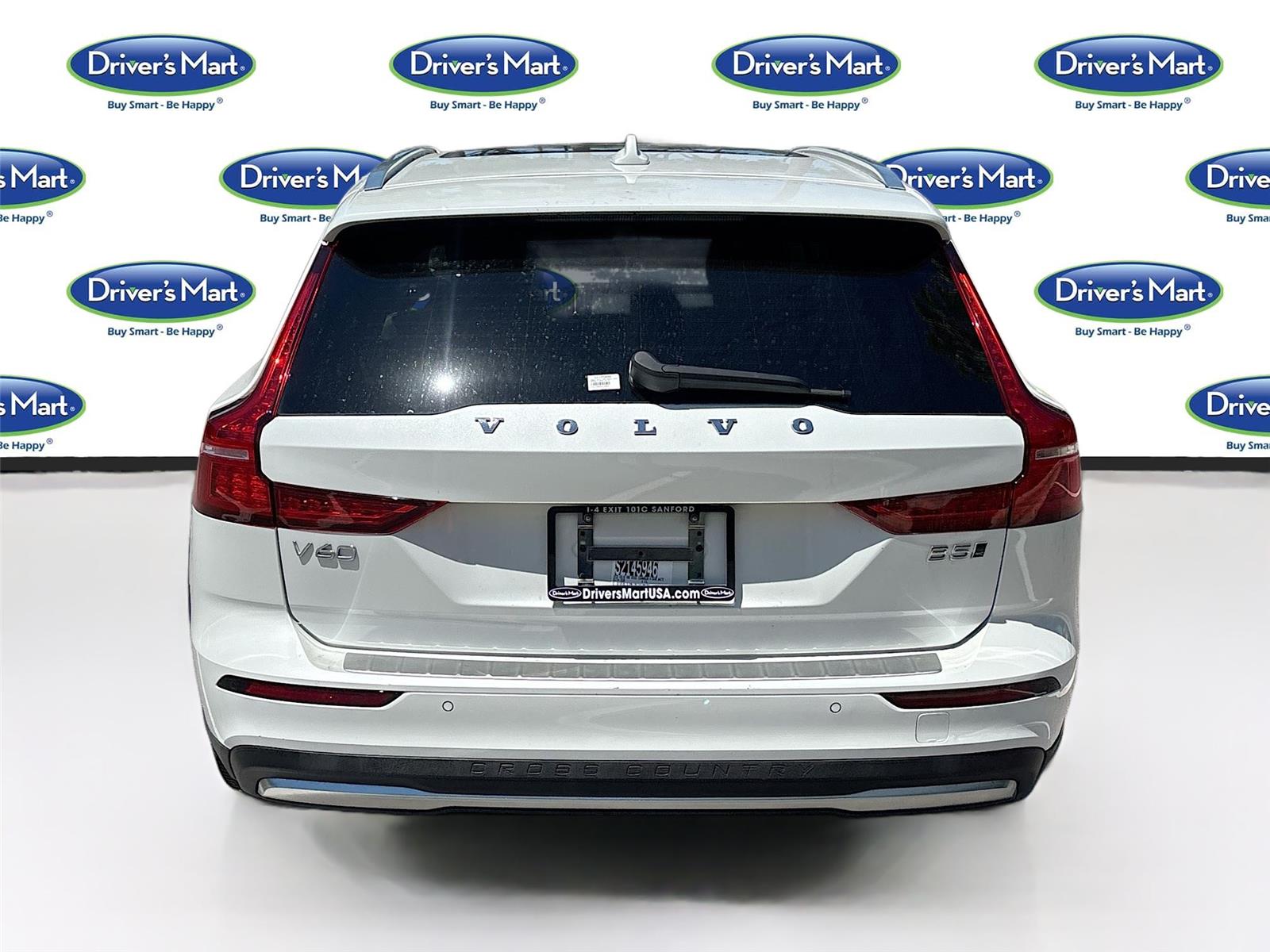 2025 Volvo V60 Cross Country Plus