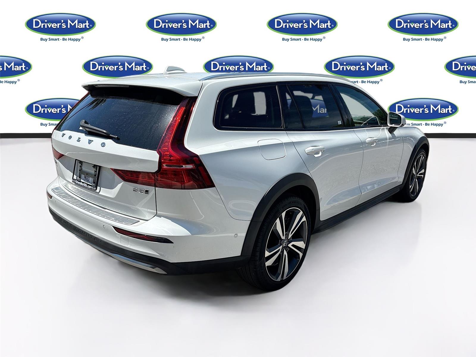 2025 Volvo V60 Cross Country Plus
