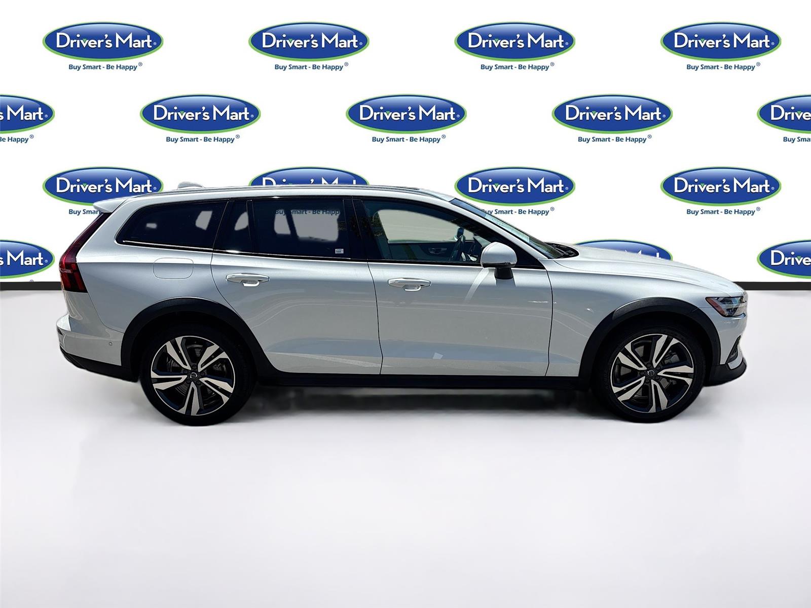 2025 Volvo V60 Cross Country Plus