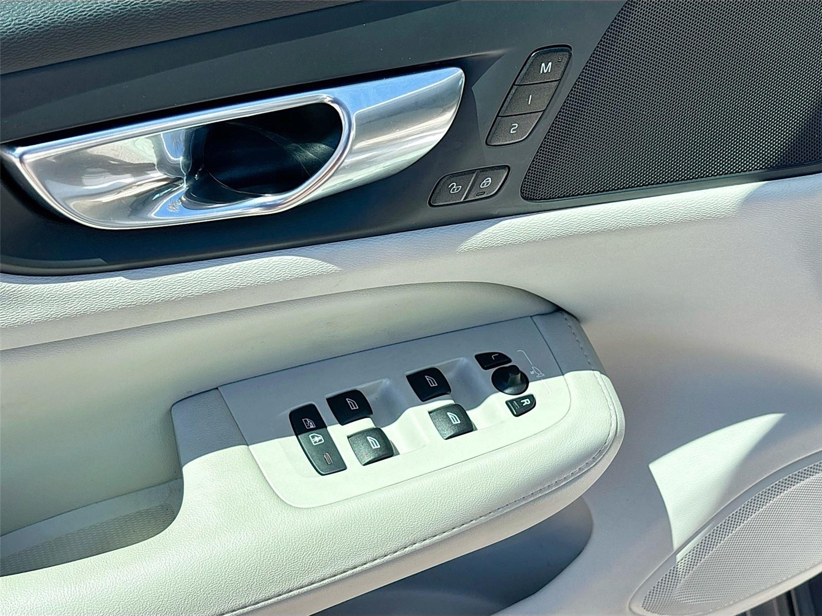 2025 Volvo V60 Cross Country Plus