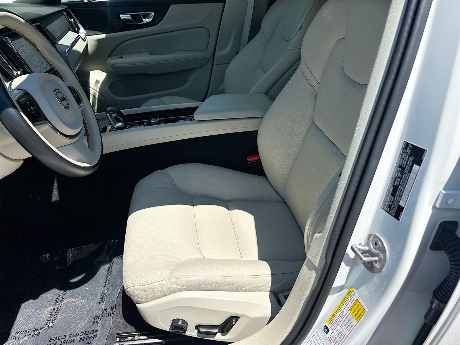 2025 Volvo V60 Cross Country Plus