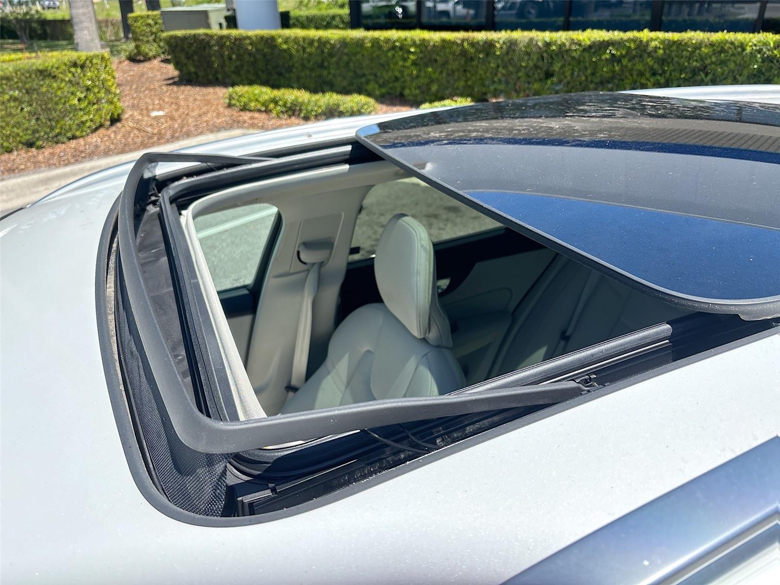 2025 Volvo V60 Cross Country Plus