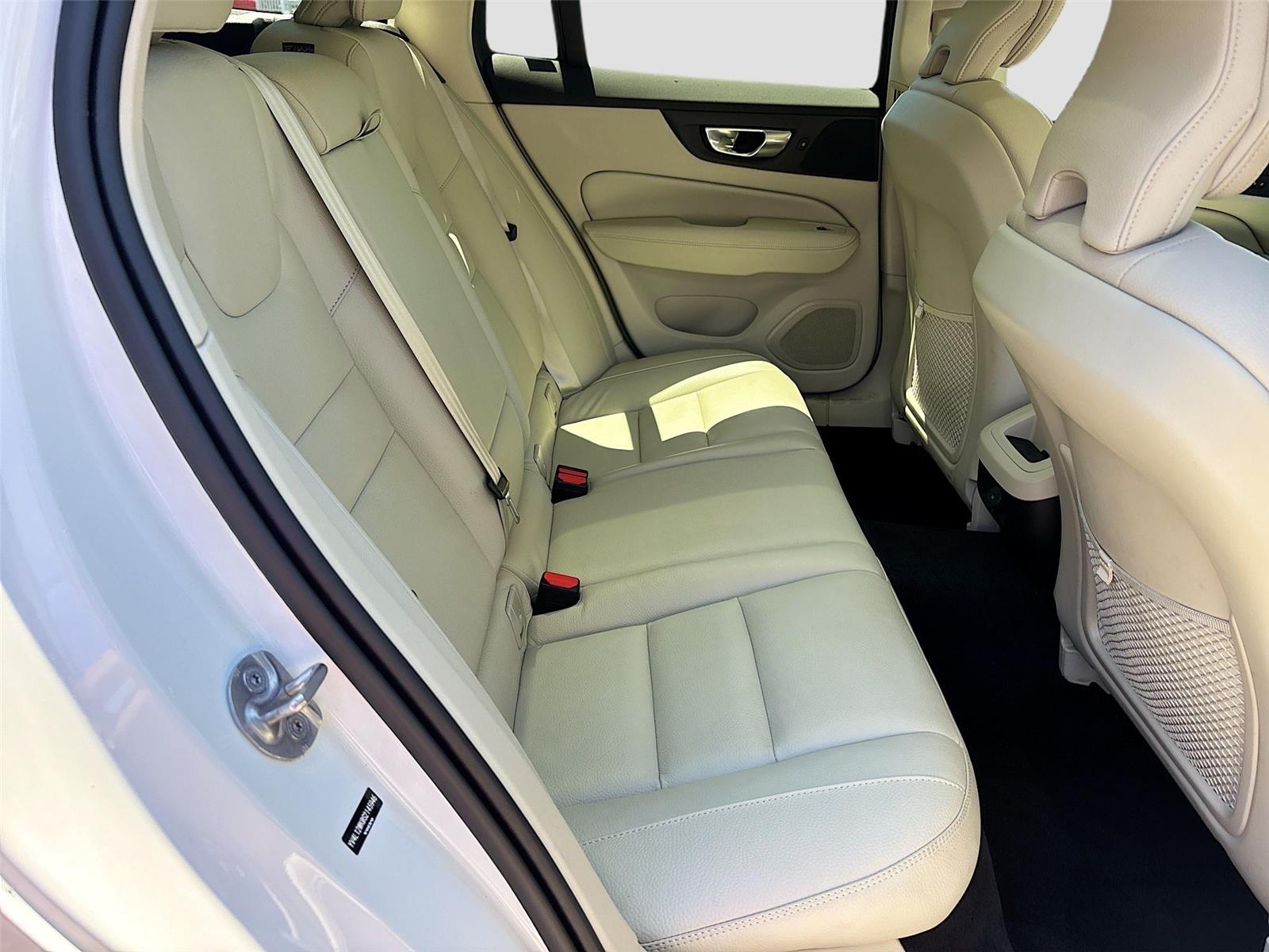 2025 Volvo V60 Cross Country Plus