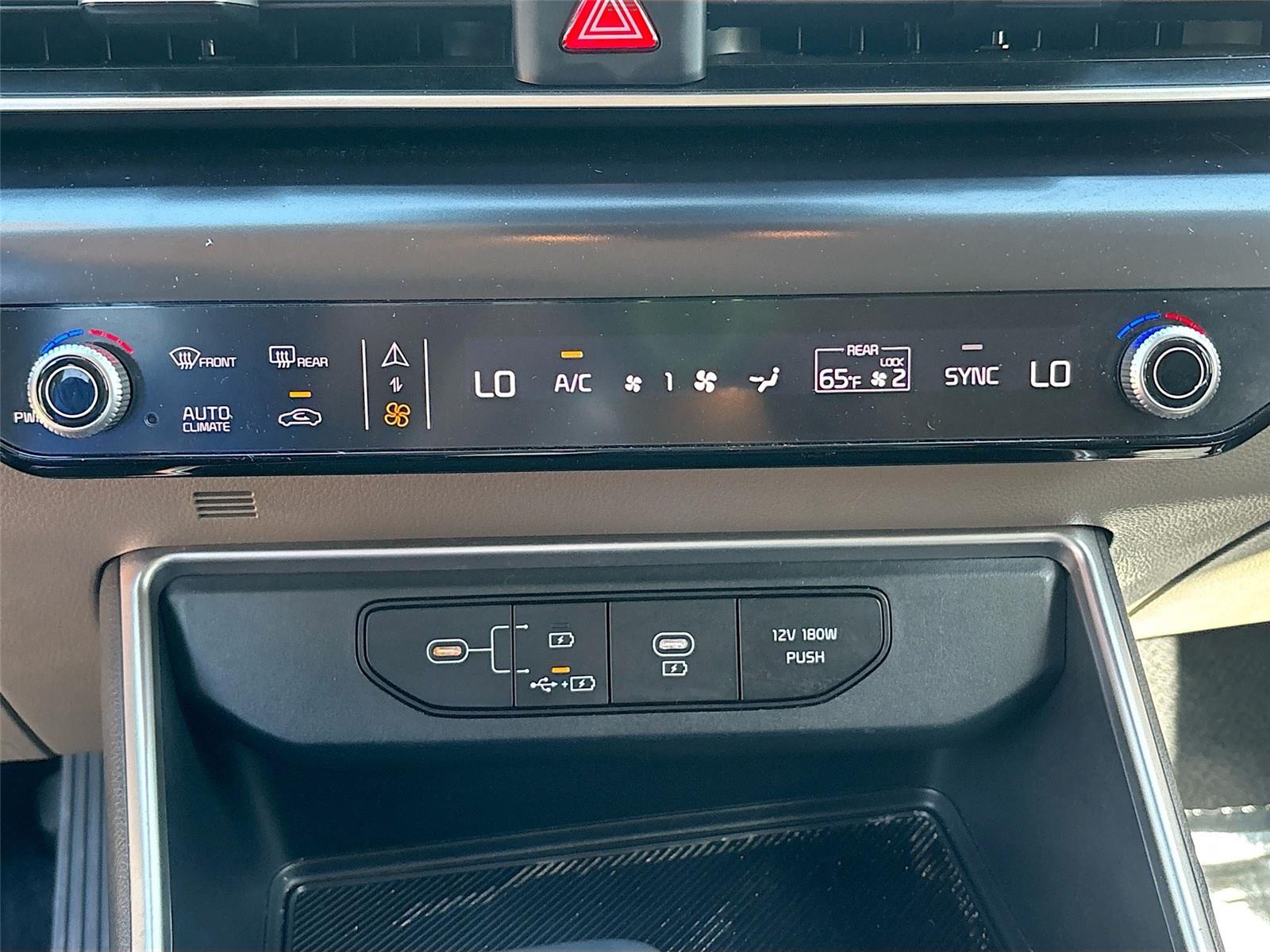 2025 Kia Carnival LXS