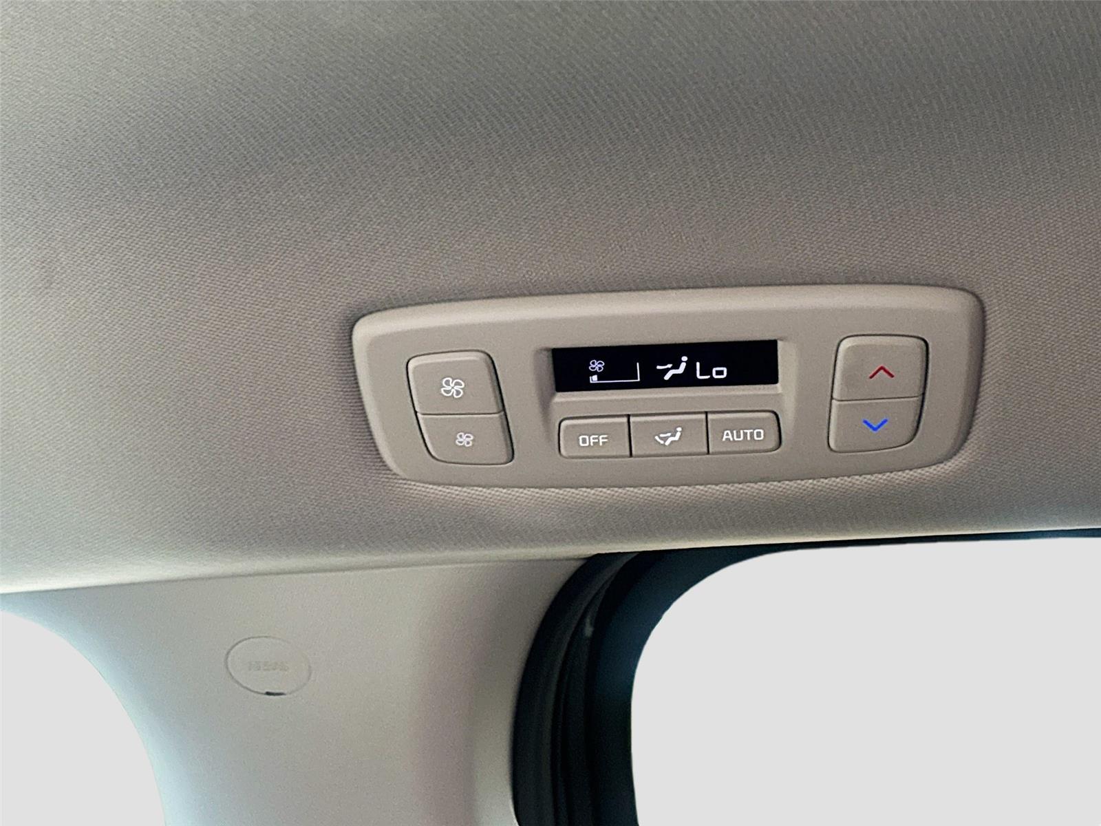 2025 Kia Carnival LXS