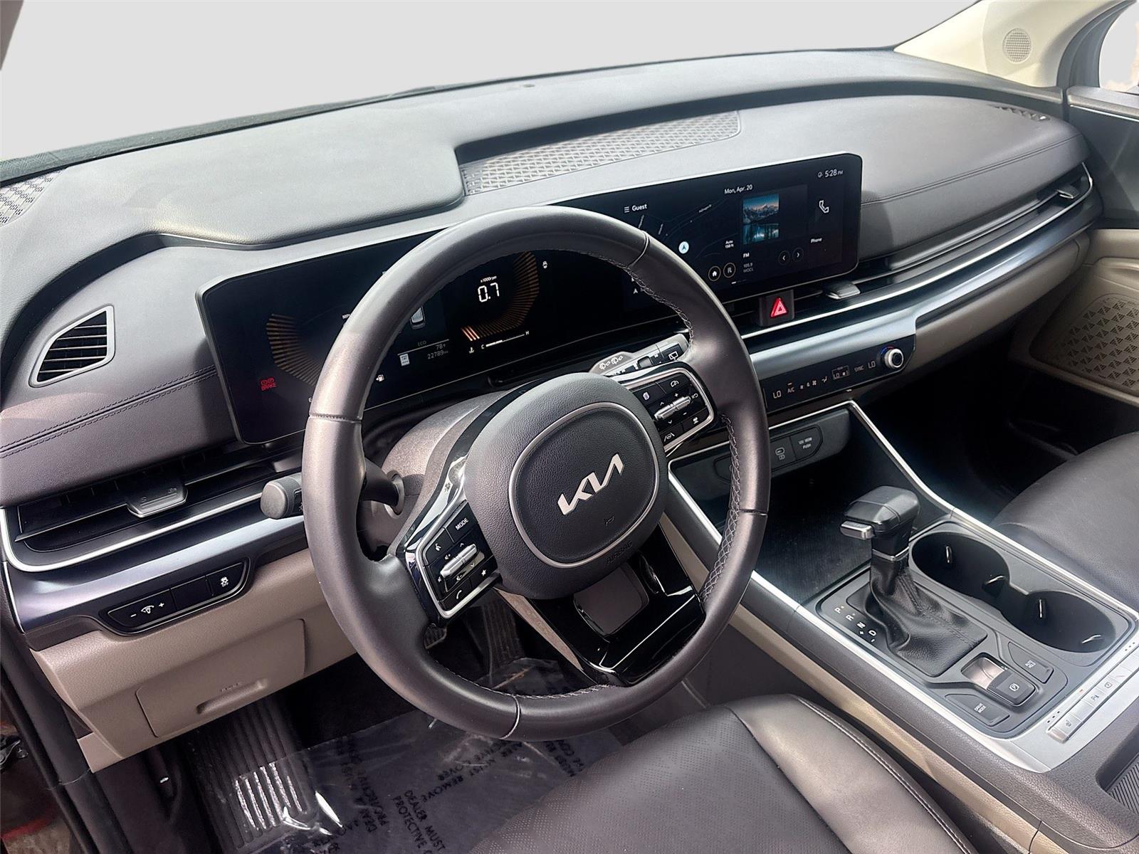 2025 Kia Carnival LXS