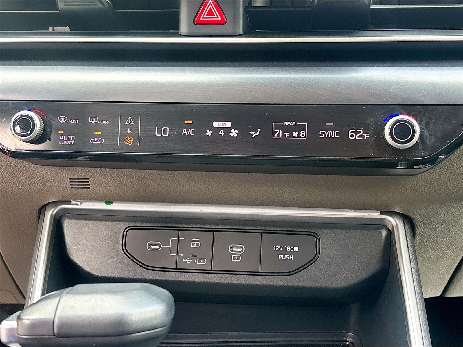 2025 Kia Carnival LXS