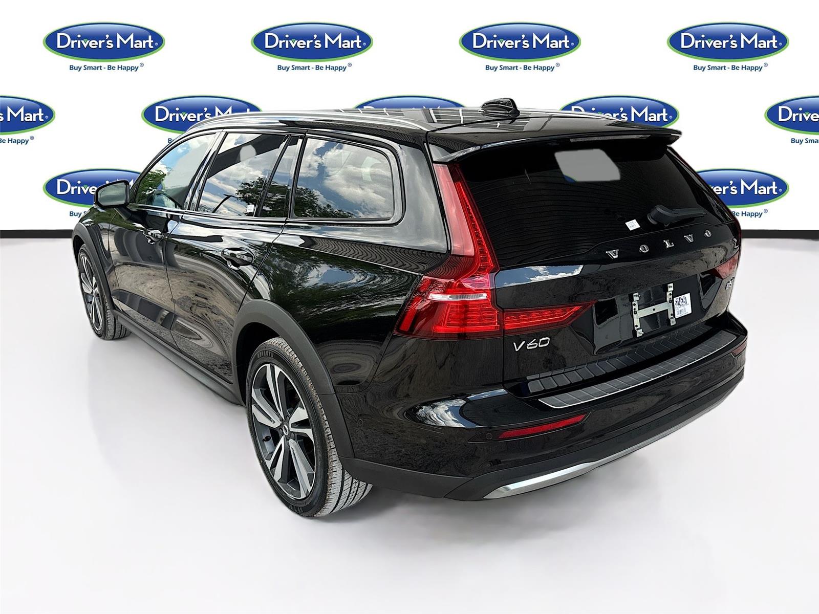 2025 Volvo V60 Cross Country Plus