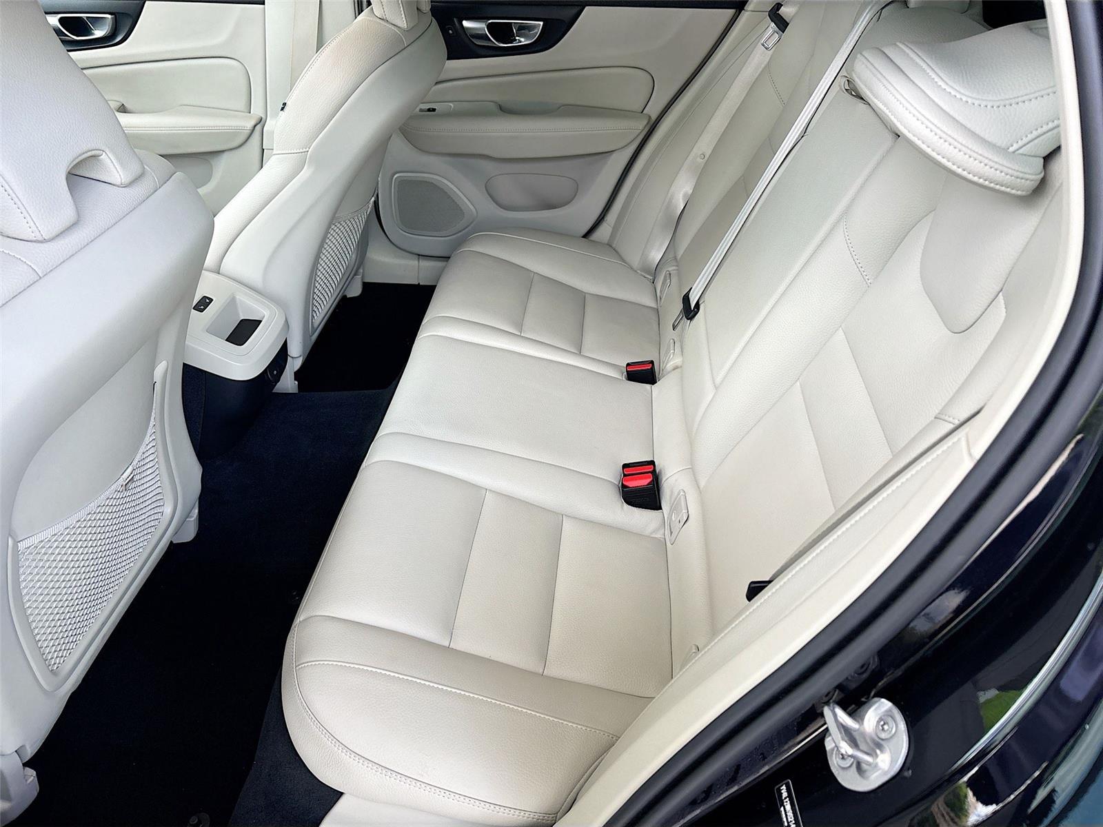 2025 Volvo V60 Cross Country Plus