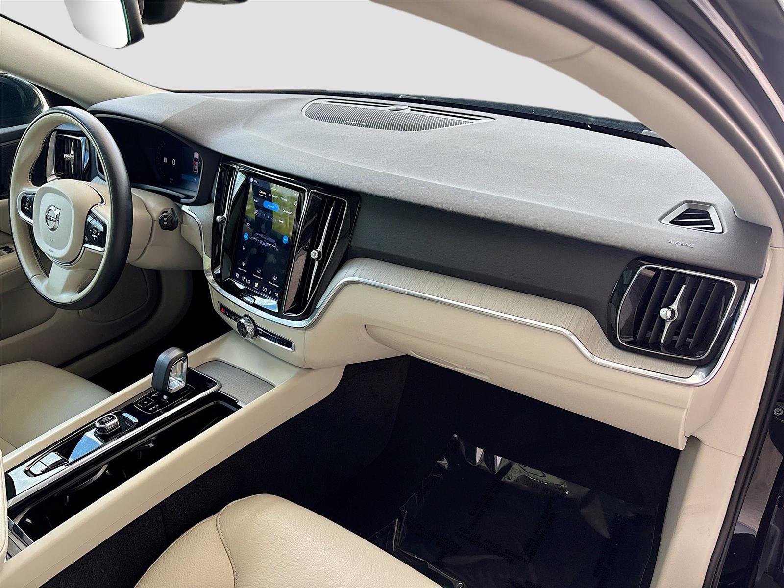 2025 Volvo V60 Cross Country Plus