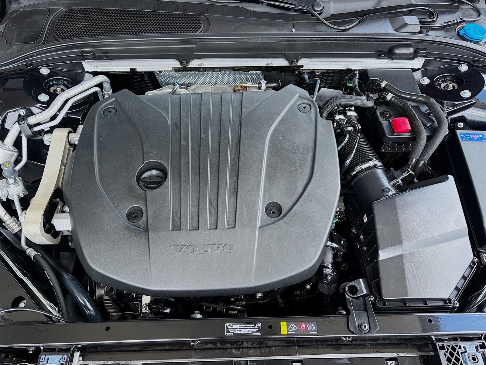 2025 Volvo V60 Cross Country Plus