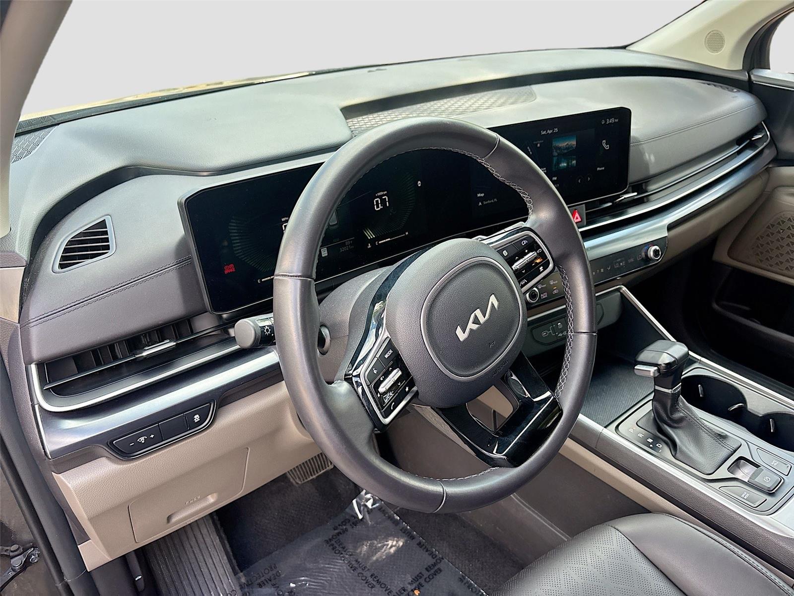 2025 Kia Carnival LXS