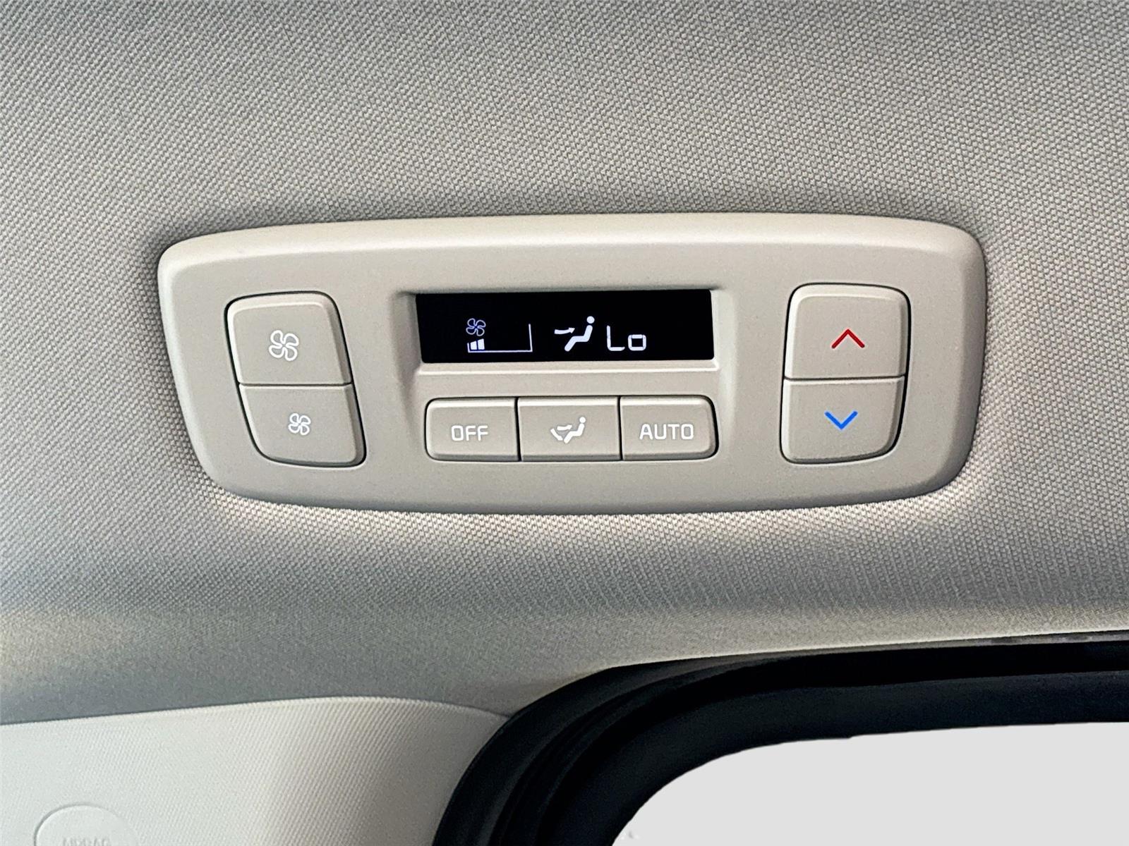 2025 Kia Carnival LXS