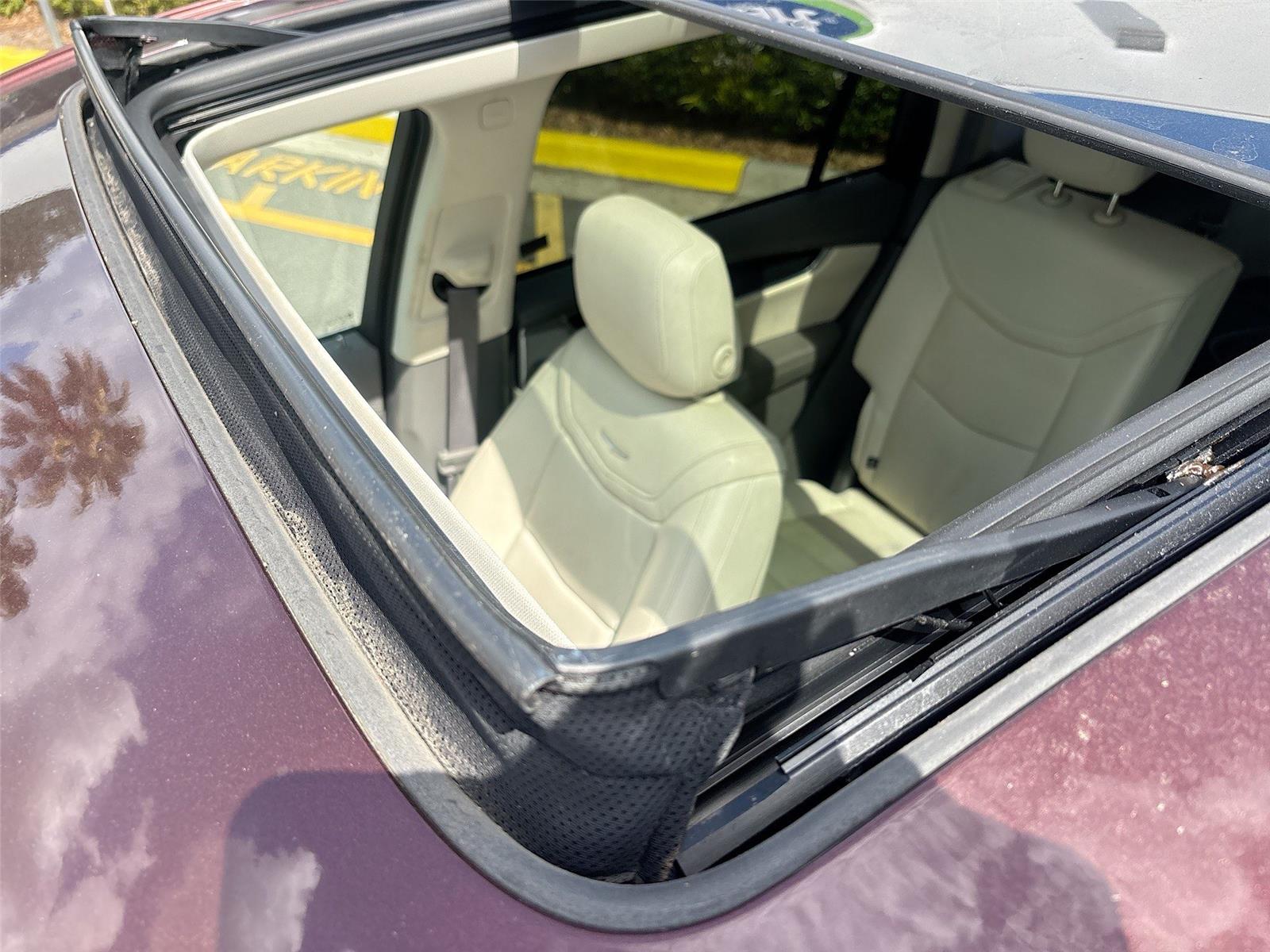 2023 Cadillac XT6 FWD Premium Luxury