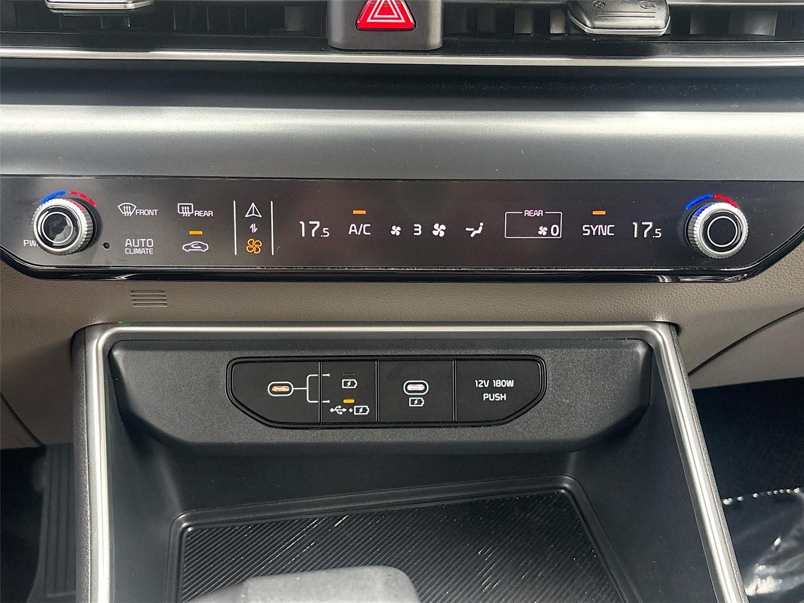 2025 Kia Carnival LXS