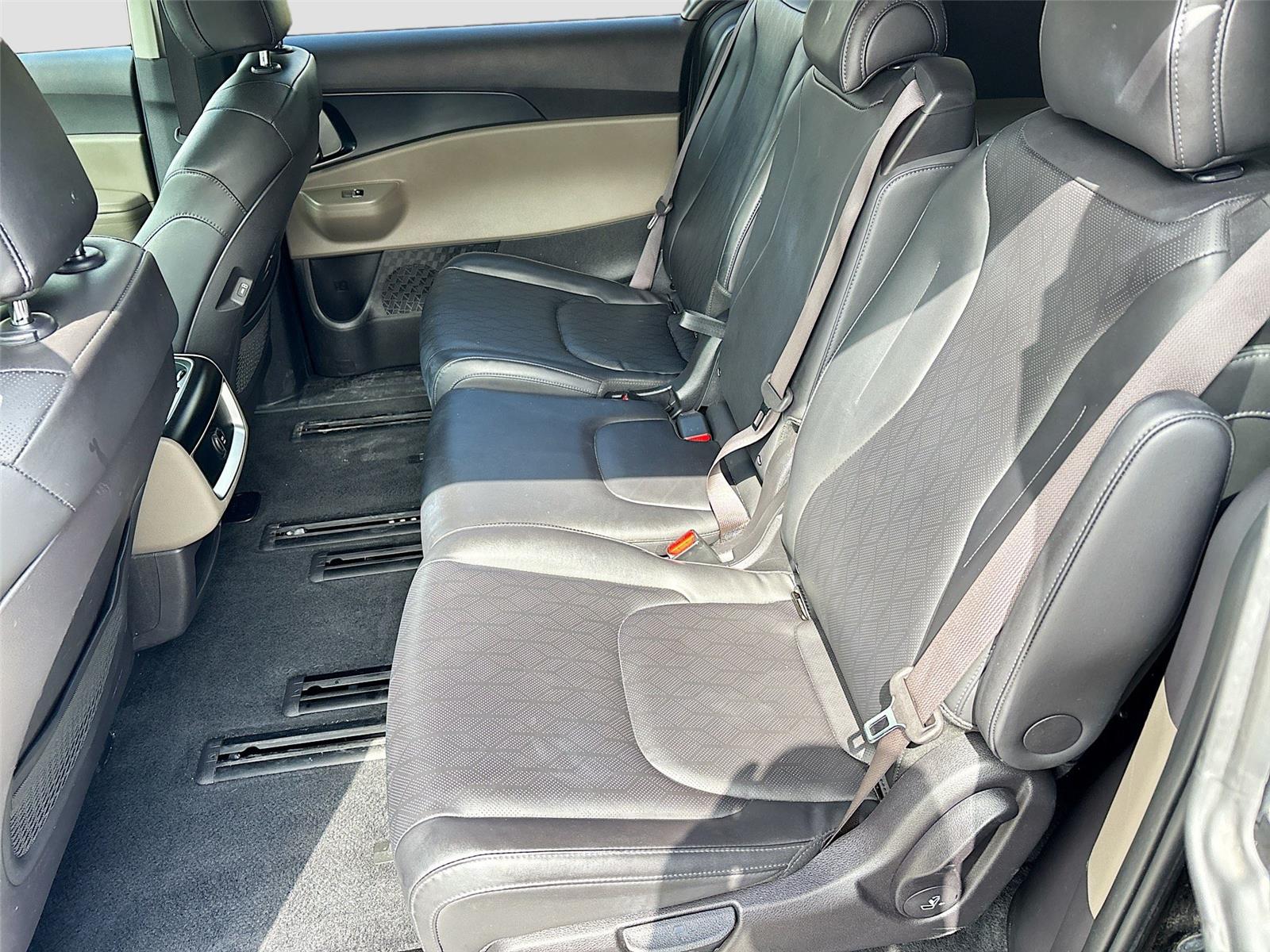 2025 Kia Carnival LXS