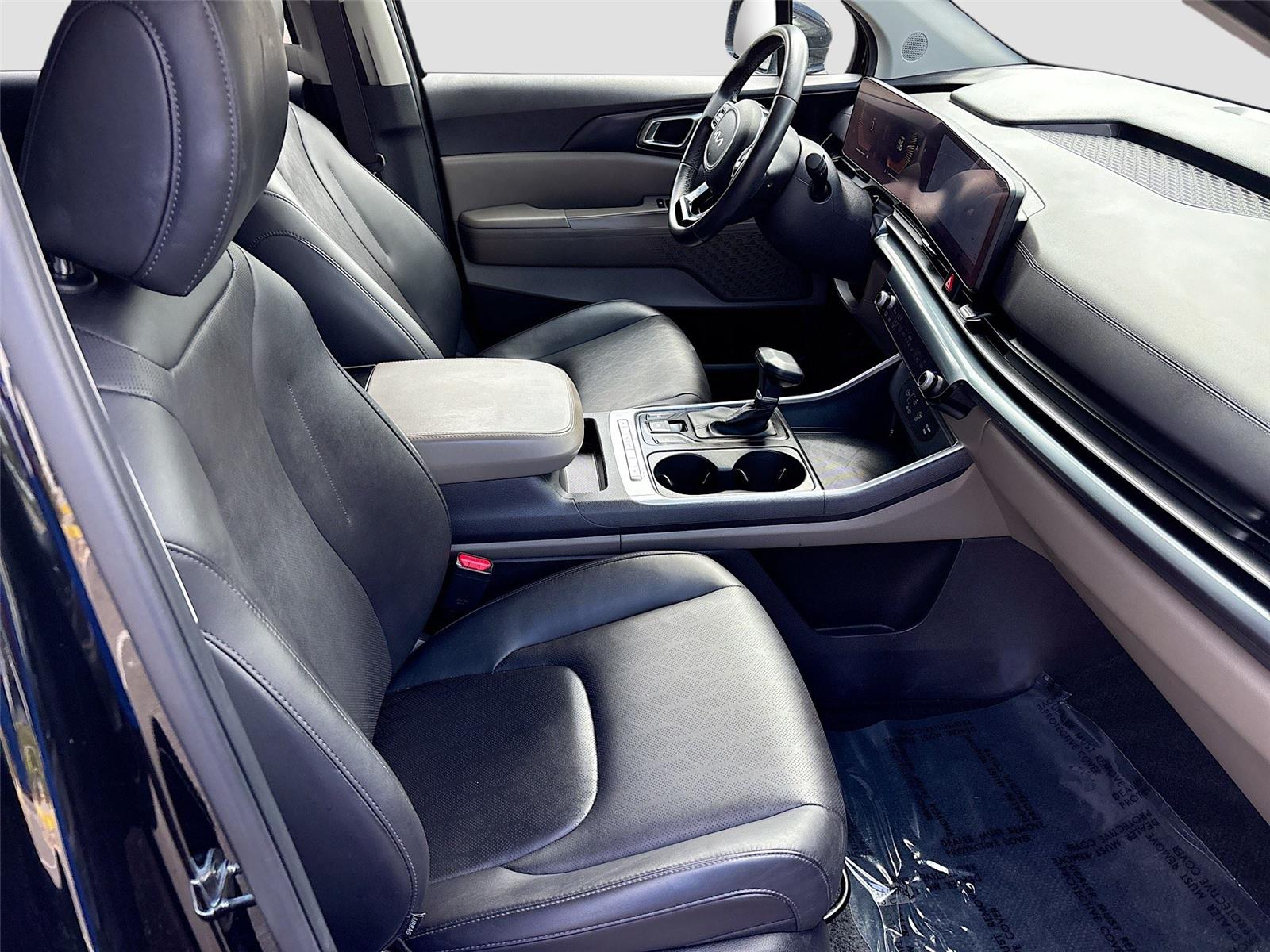 2025 Kia Carnival LXS