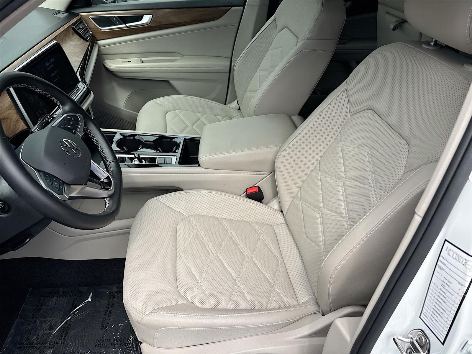 2025 Volkswagen Atlas 2.0T SE w/Technology