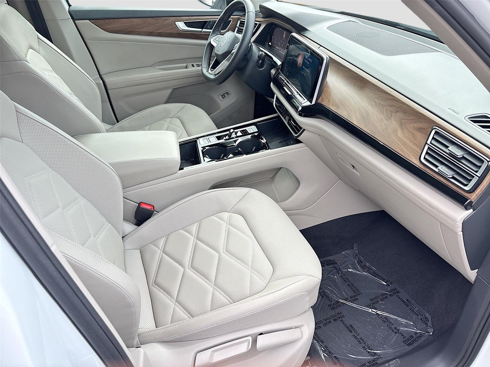 2025 Volkswagen Atlas 2.0T SE w/Technology