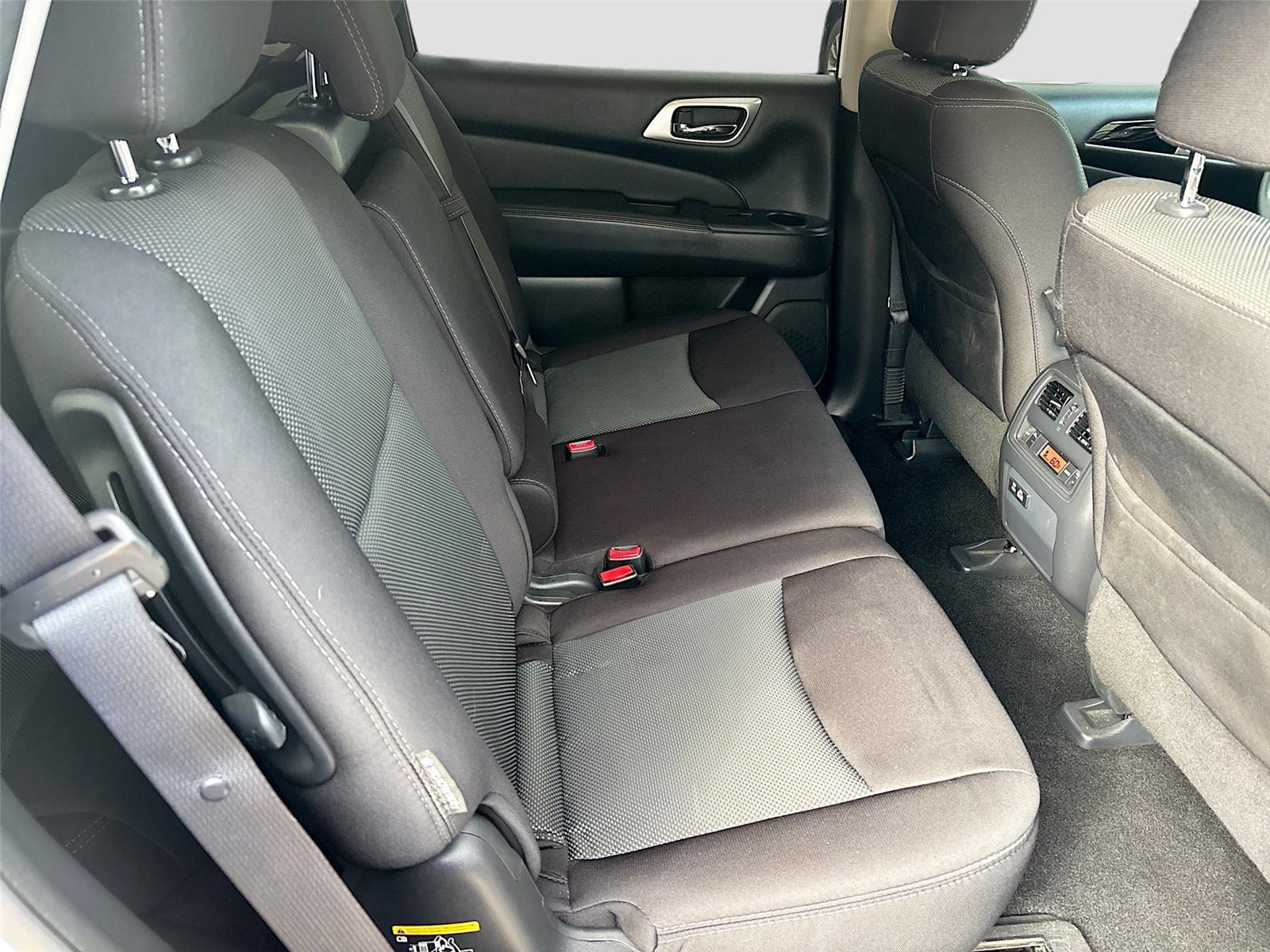 2019 Nissan Pathfinder S