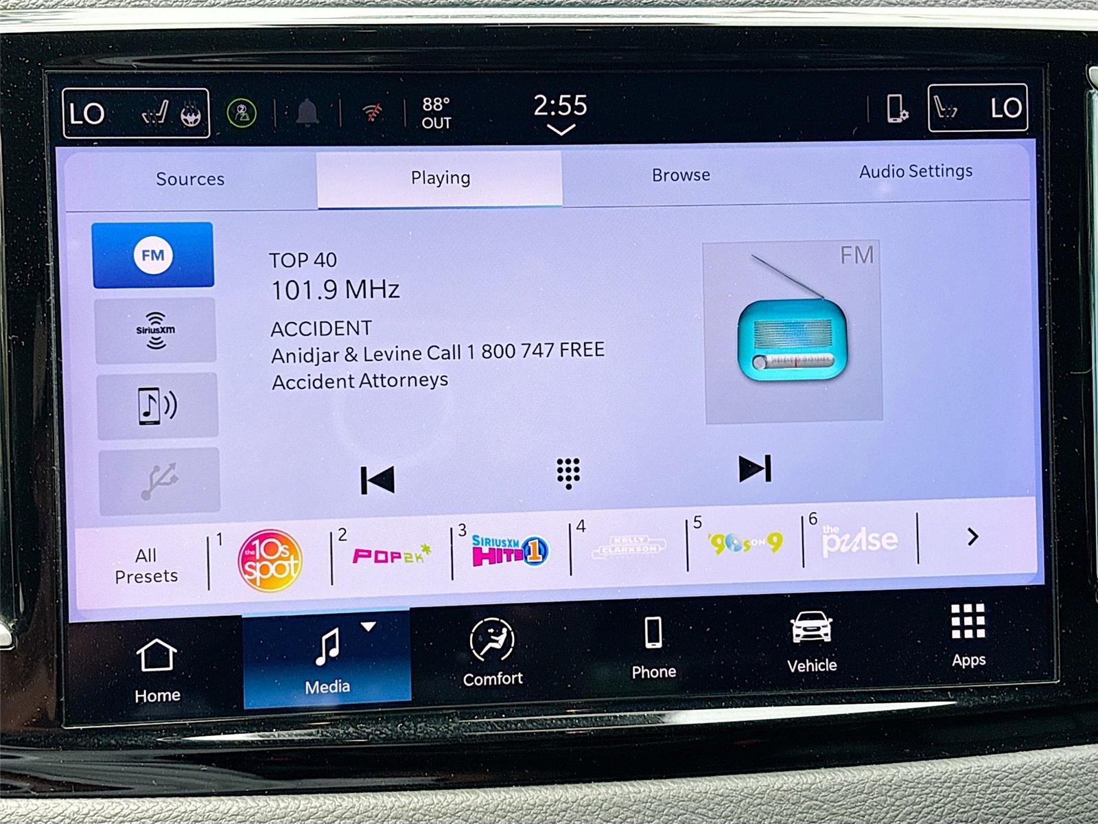 2025 Chrysler Pacifica Select
