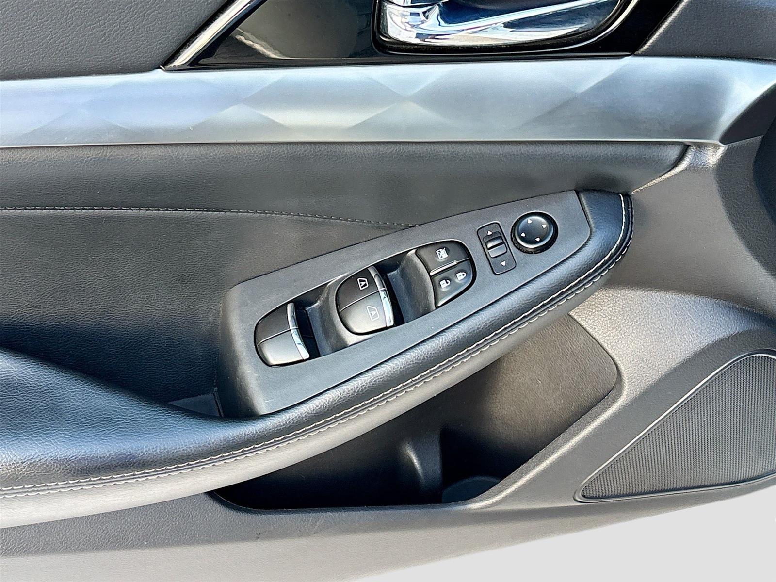 2023 NISSAN MAXIMA SL