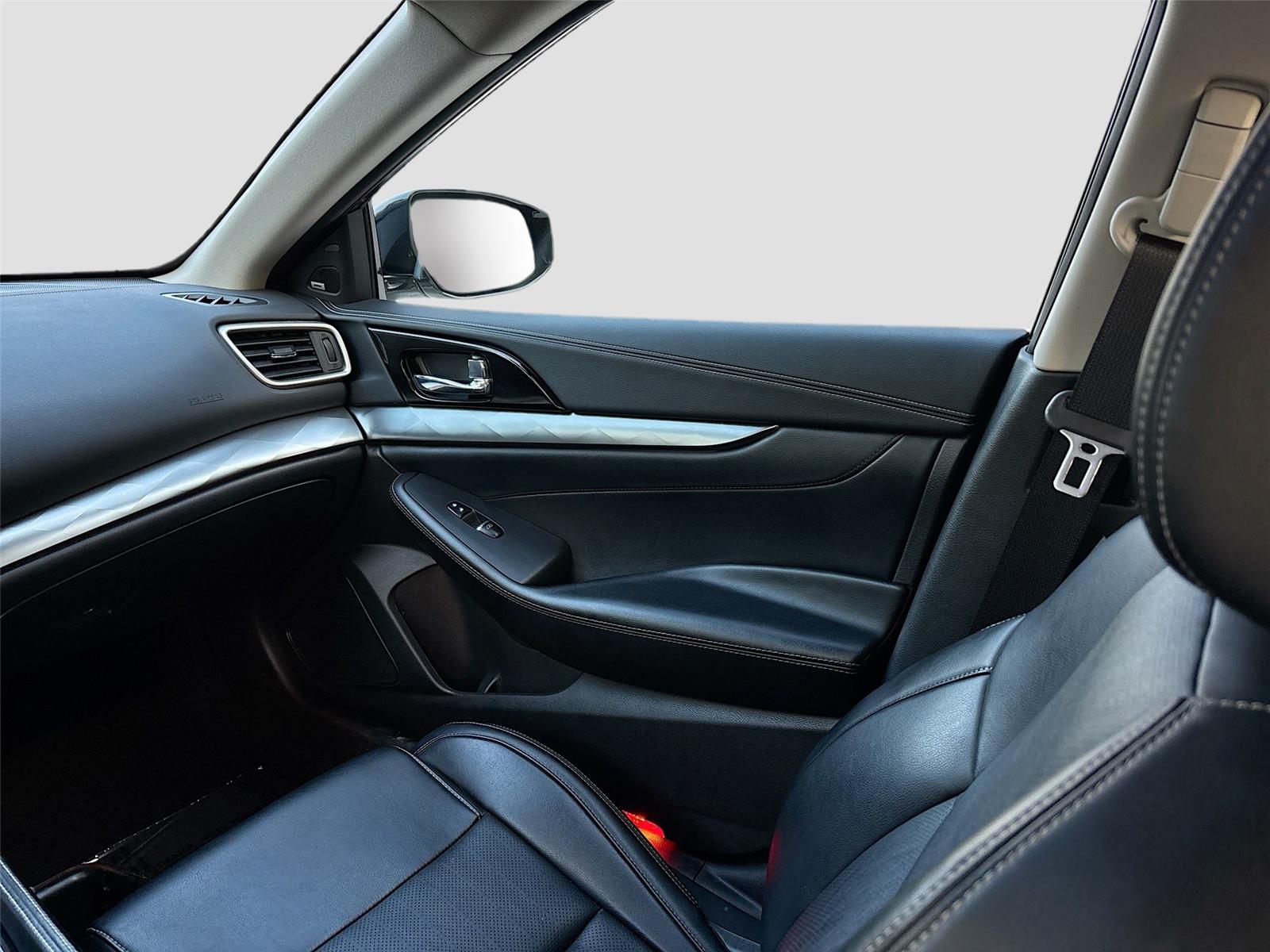 2023 NISSAN MAXIMA SL