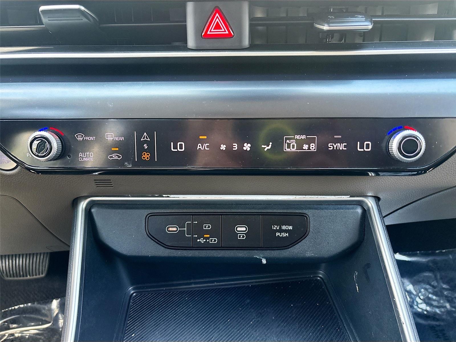 2025 Kia Carnival LXS