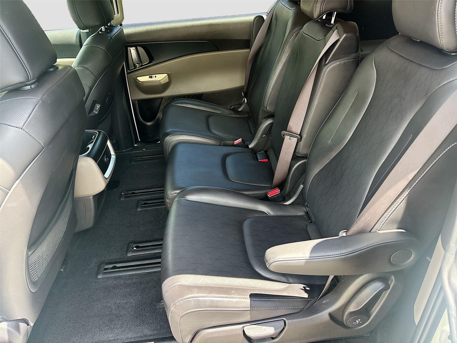 2025 Kia Carnival LXS