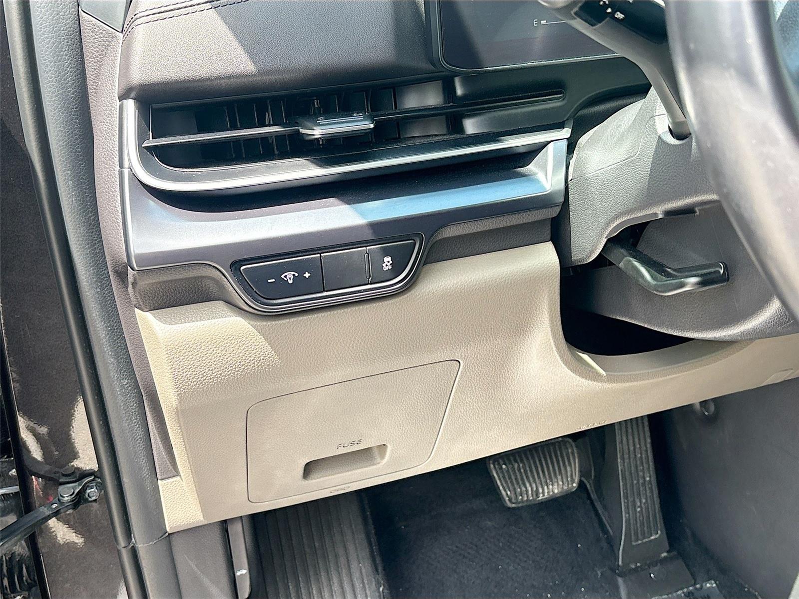 2025 Kia Carnival LXS