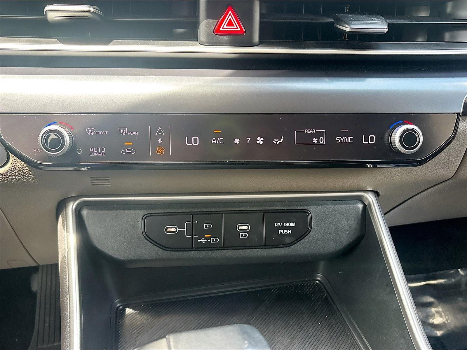 2025 Kia Carnival LXS