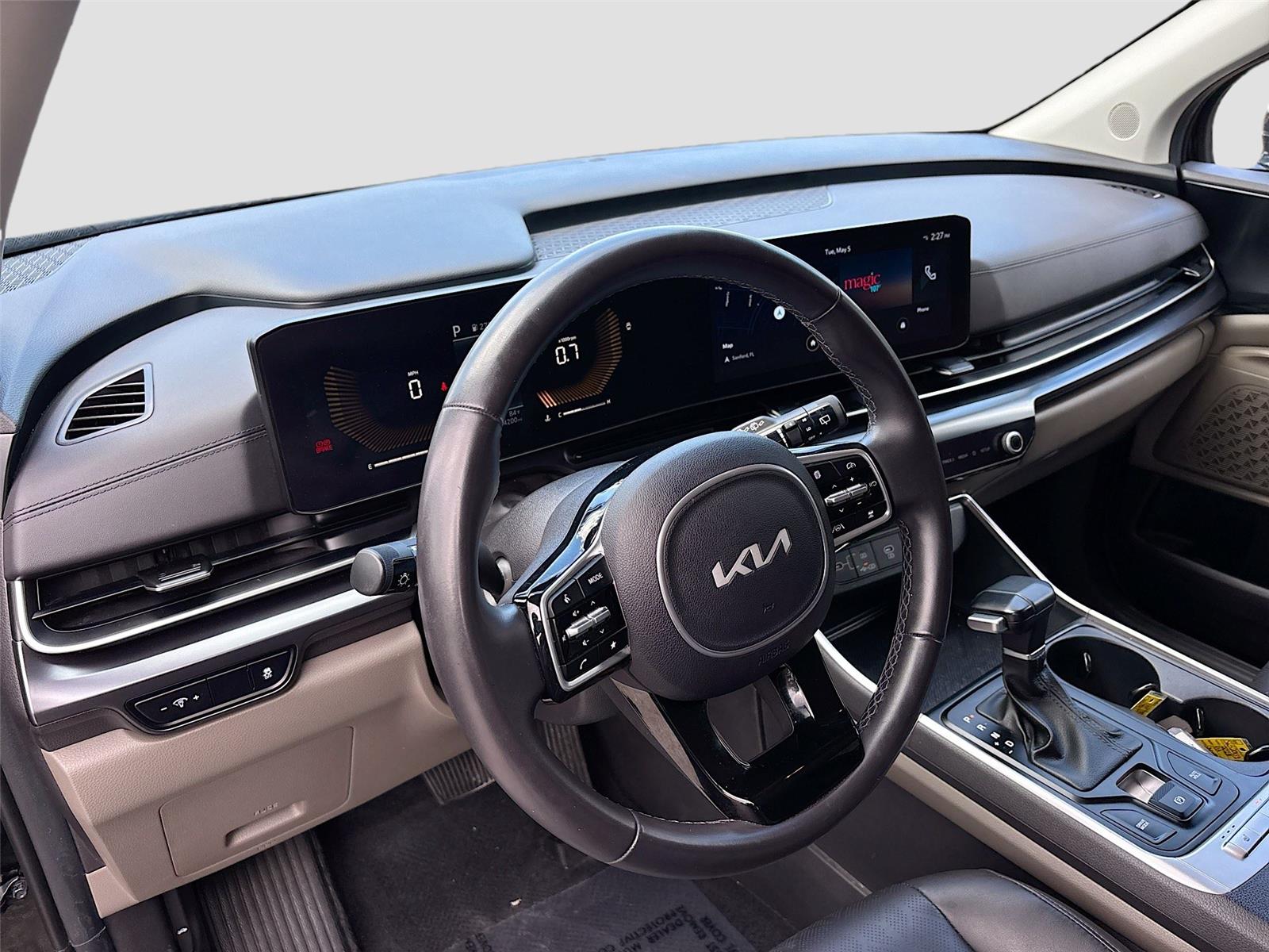2025 Kia Carnival LXS