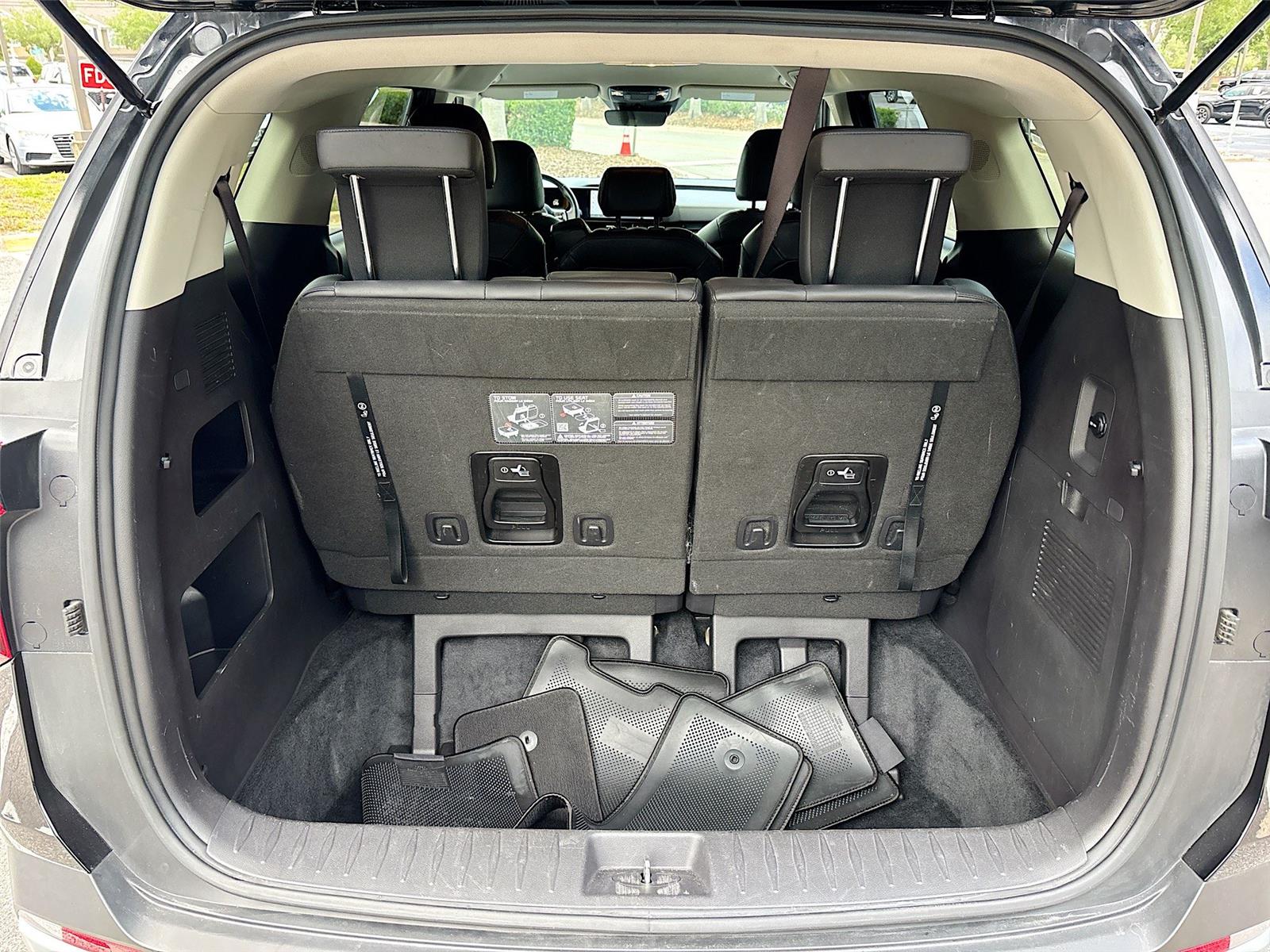 2025 Kia Carnival LXS
