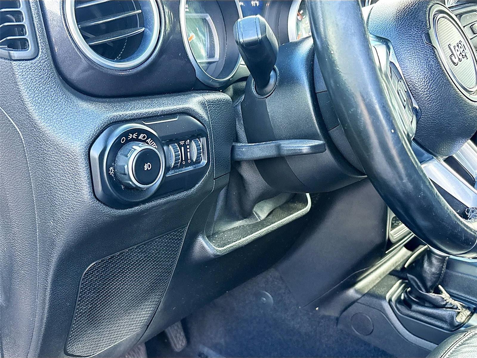 2020 Jeep Wrangler Unlimited Sahara Altitude