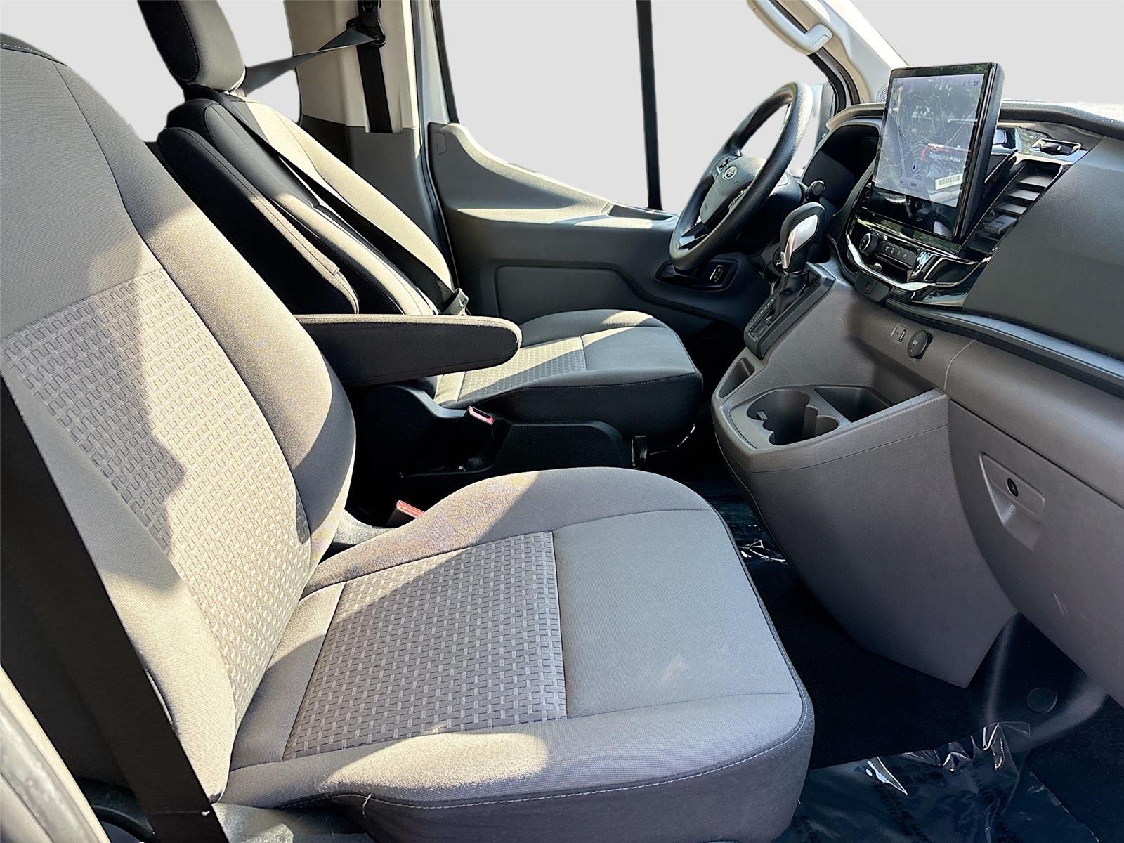 2024 Ford Transit Passenger Wagon XLT