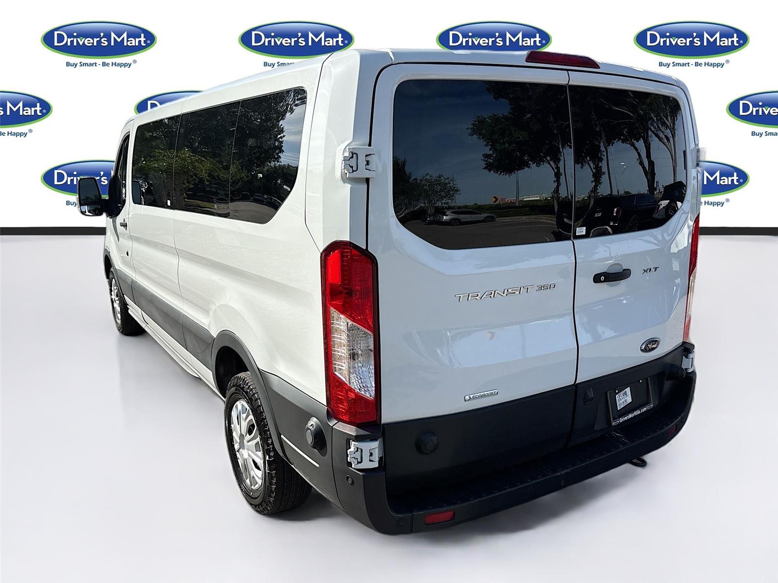 2024 Ford Transit Passenger Wagon XLT