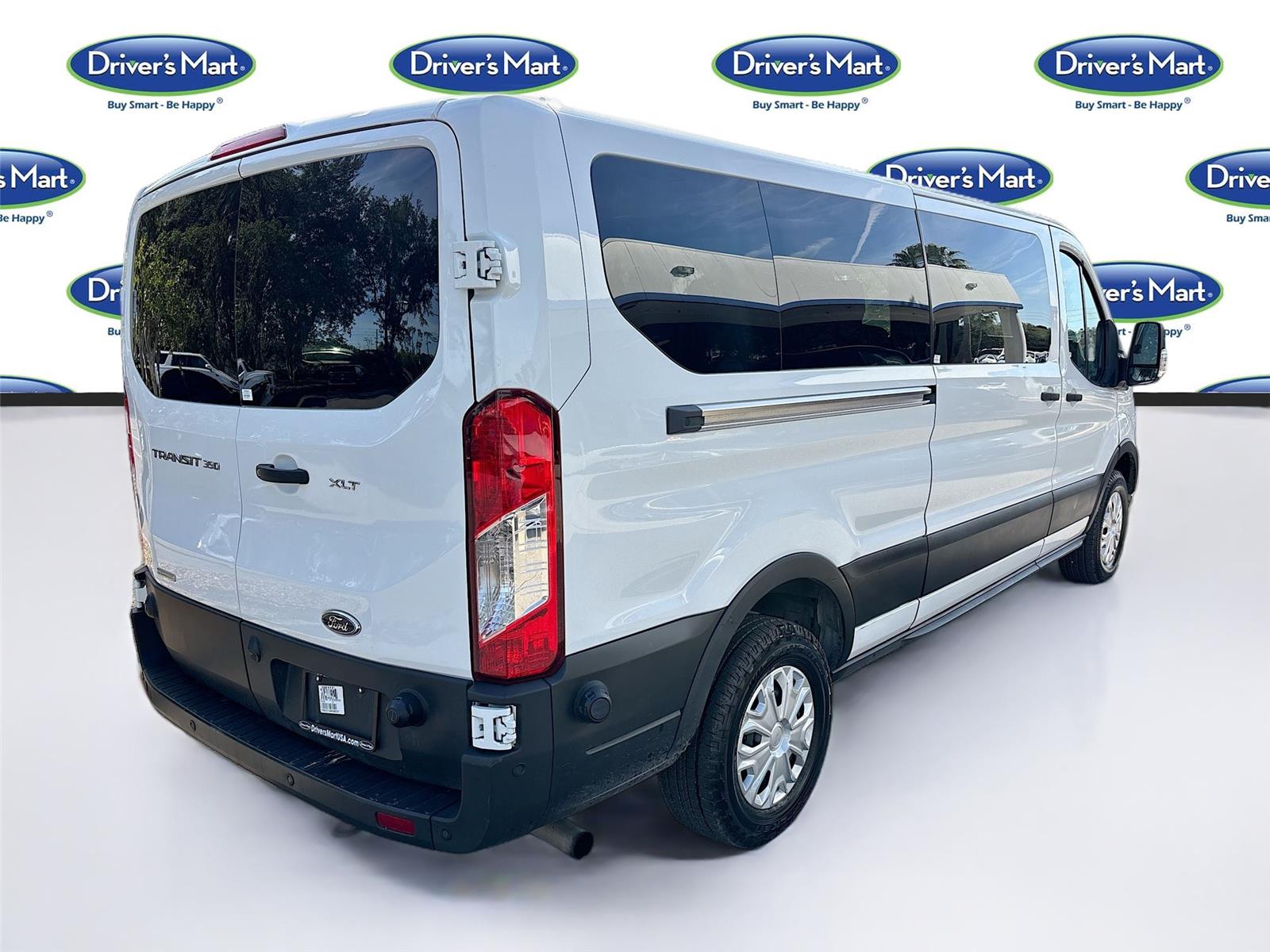2024 Ford Transit Passenger Wagon XLT