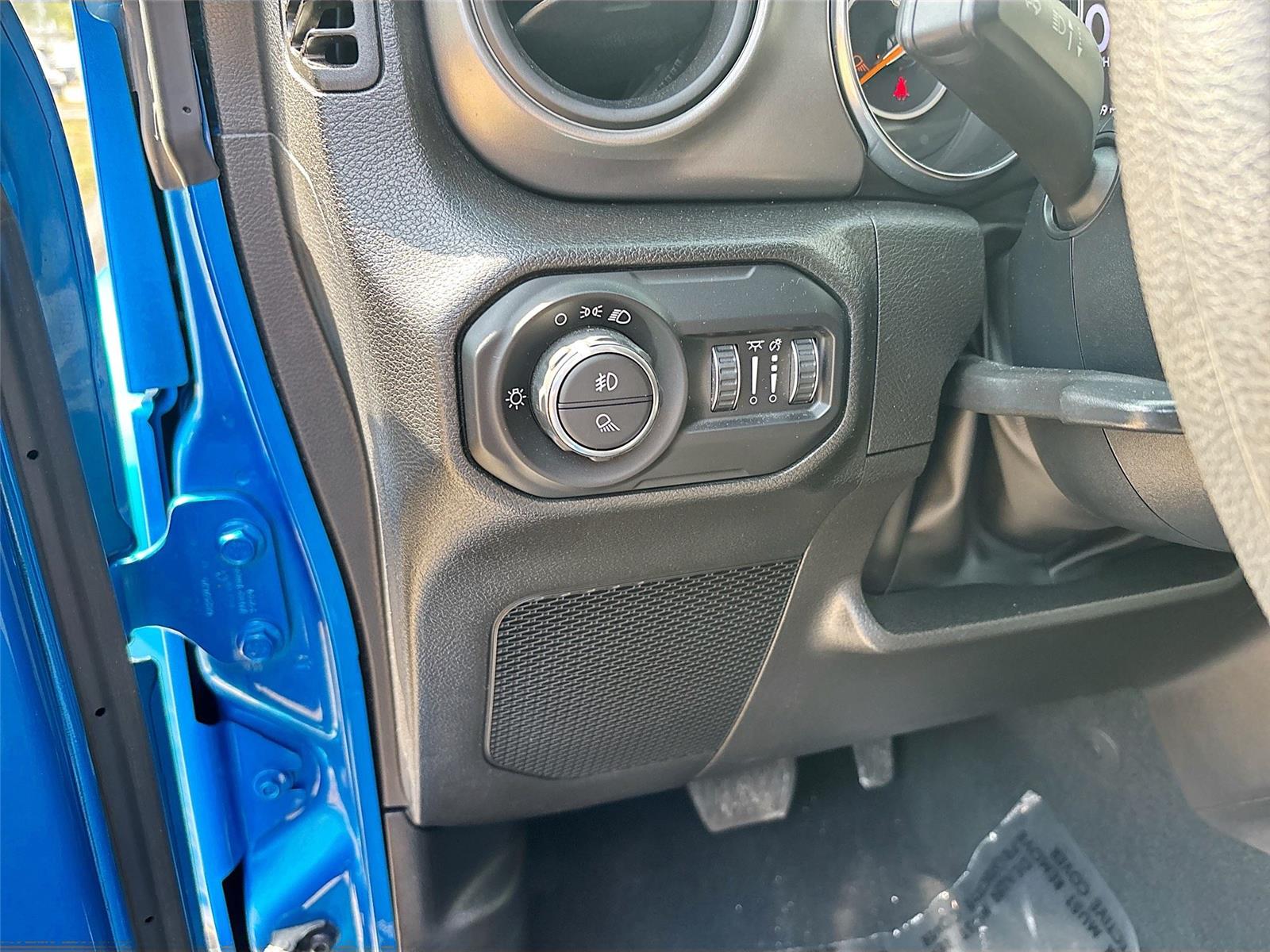 2022 Jeep Gladiator Willys Sport