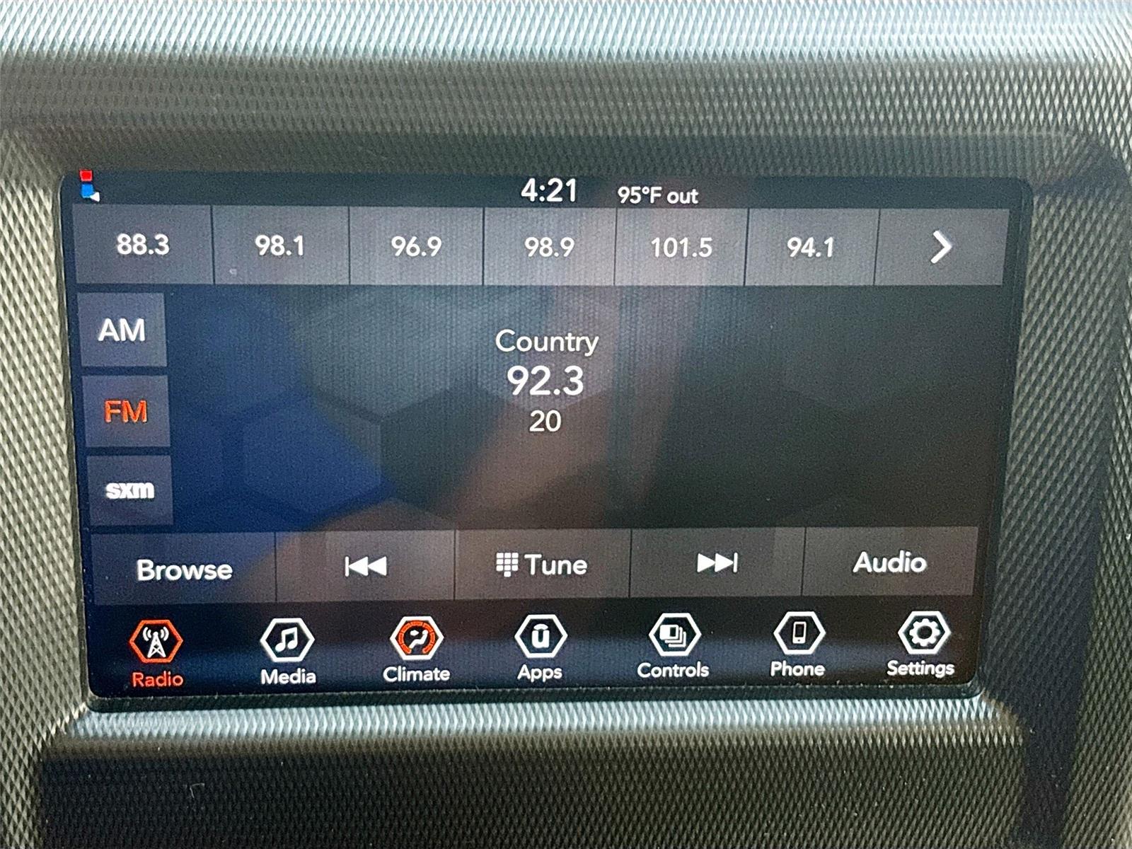 2022 Jeep Gladiator Willys Sport