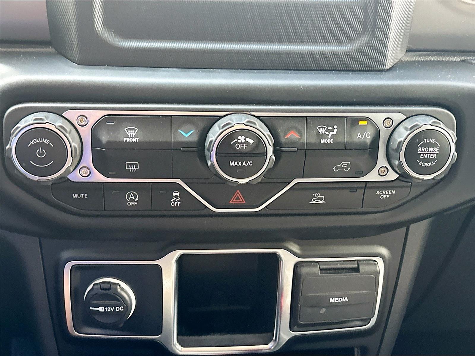 2022 Jeep Gladiator Willys Sport