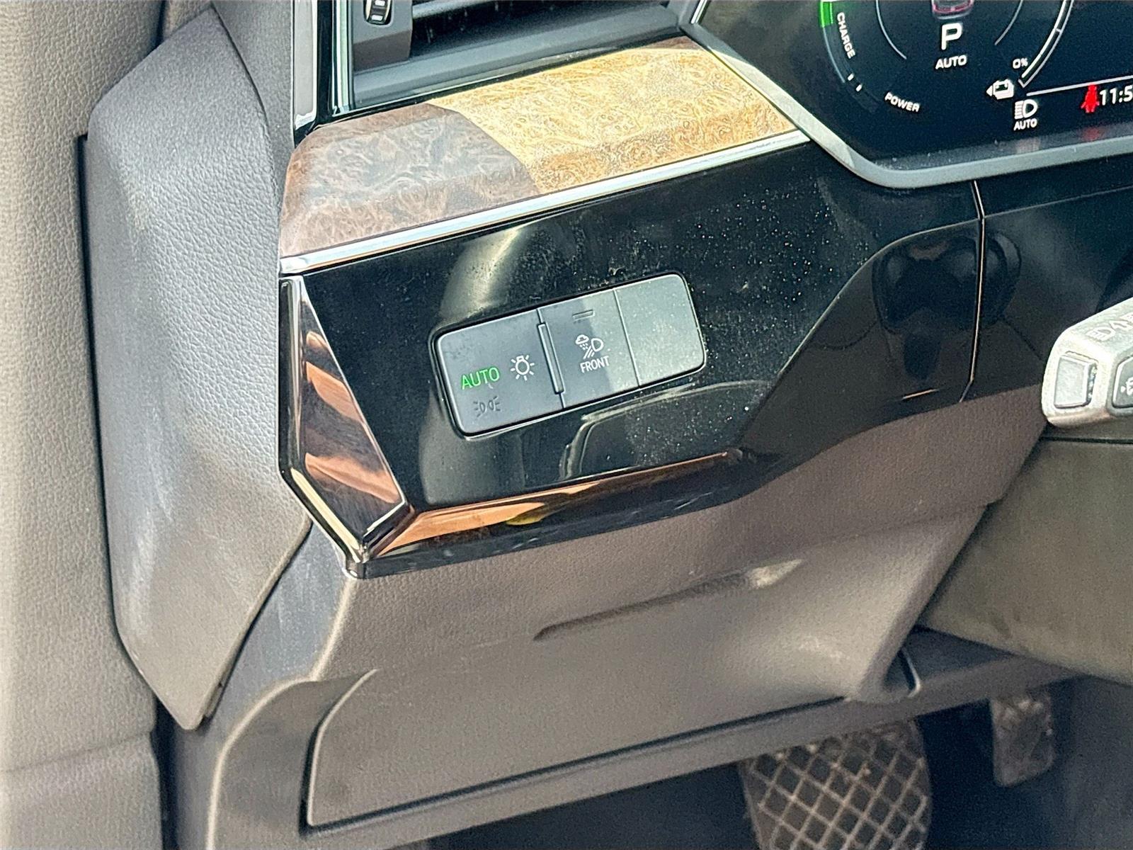 2022 Audi e-tron Premium