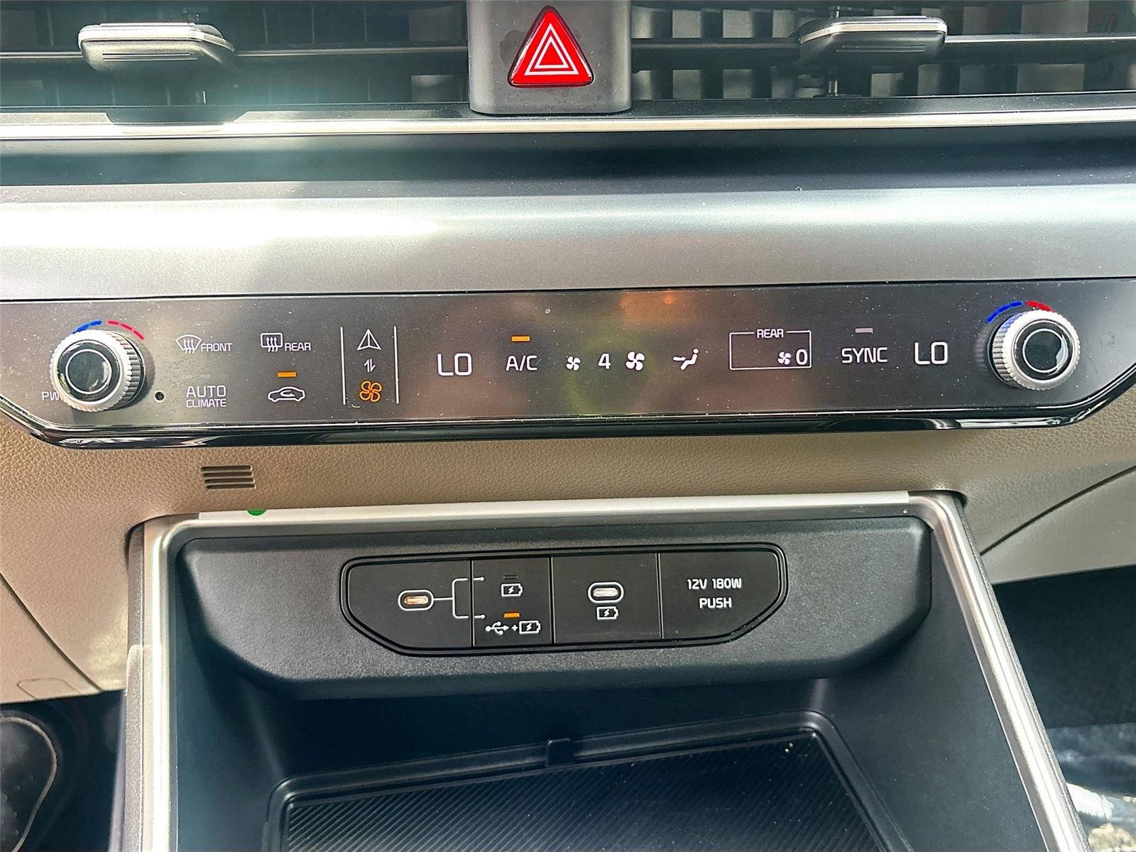 2025 Kia Carnival LXS