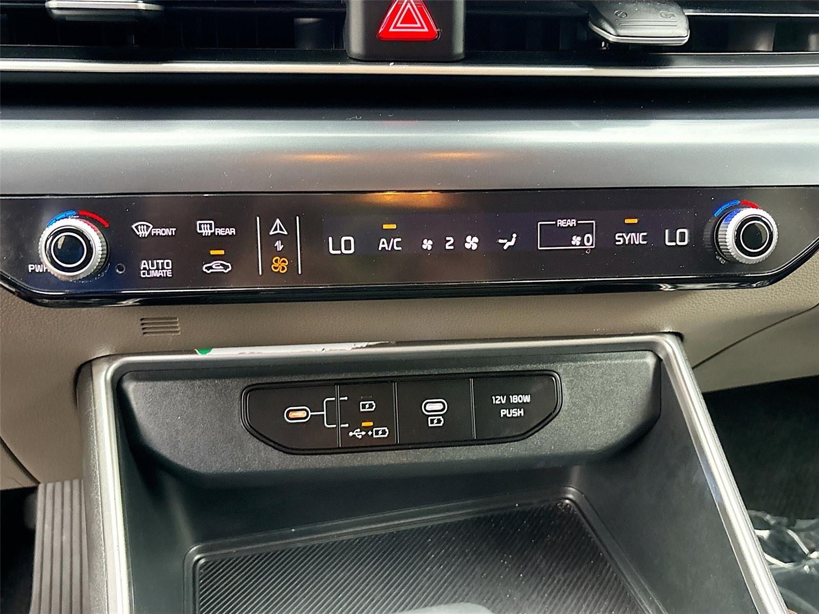 2025 Kia Carnival LXS