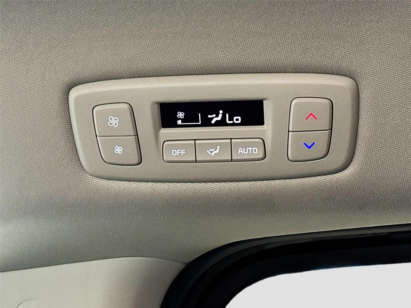 2025 Kia Carnival LXS