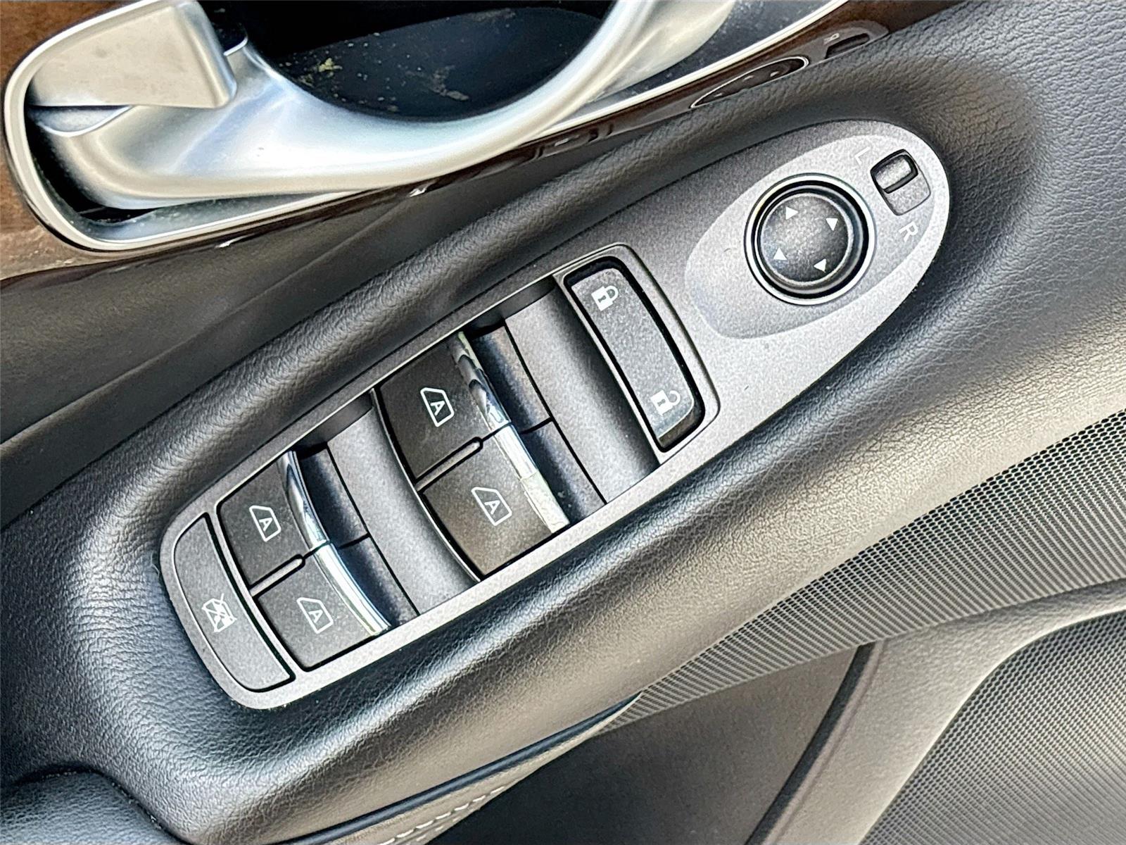 2014 INFINITI Q50 Hybrid Premium