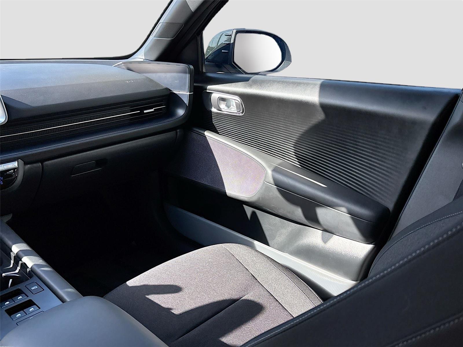 2023 Hyundai IONIQ 6 SE Standard Range
