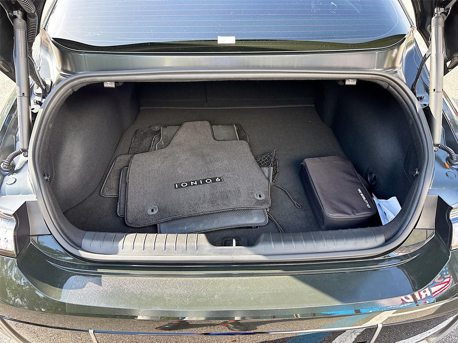 2023 Hyundai IONIQ 6 SE Standard Range