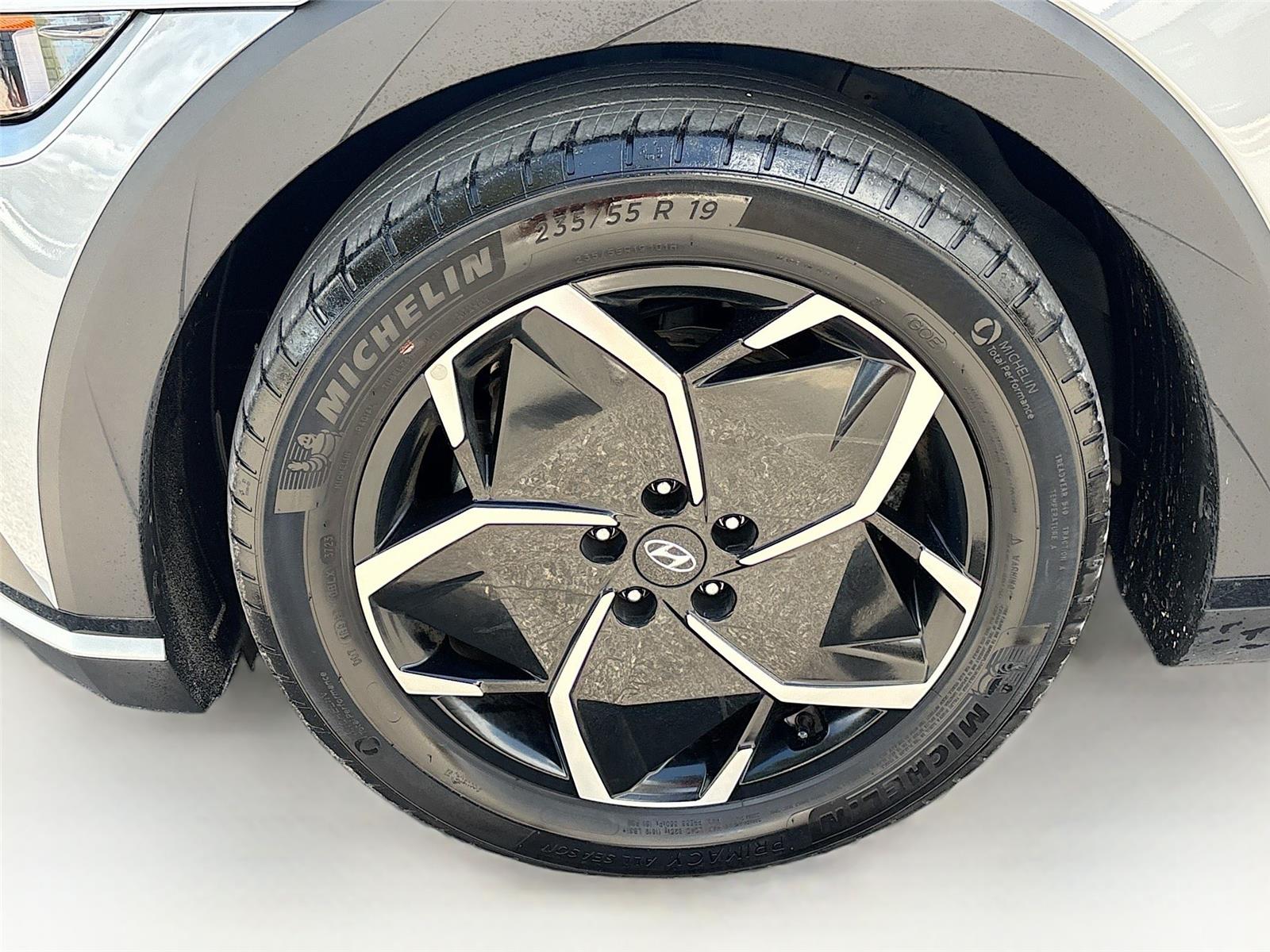 2024 Hyundai IONIQ 5 SE