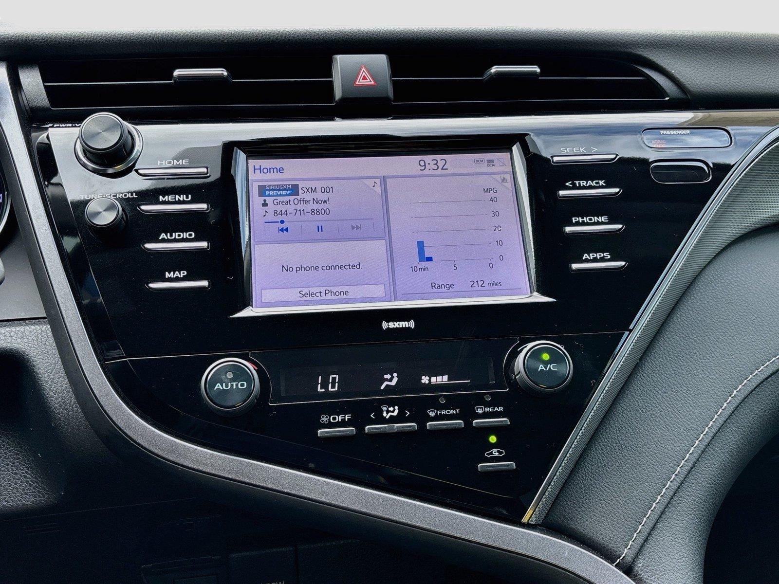 2020 Toyota Camry SE