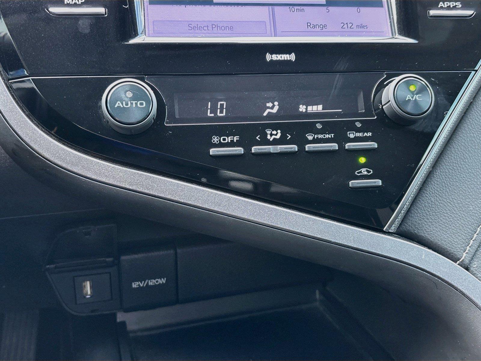 2020 Toyota Camry SE